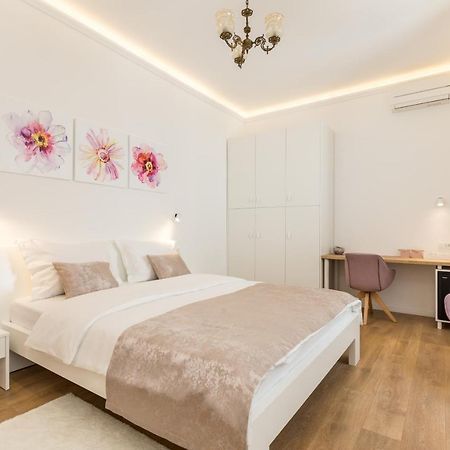 Maniva Old Town Luxury Rooms - Prime Spot By Riva Promenade Split Exterior photo