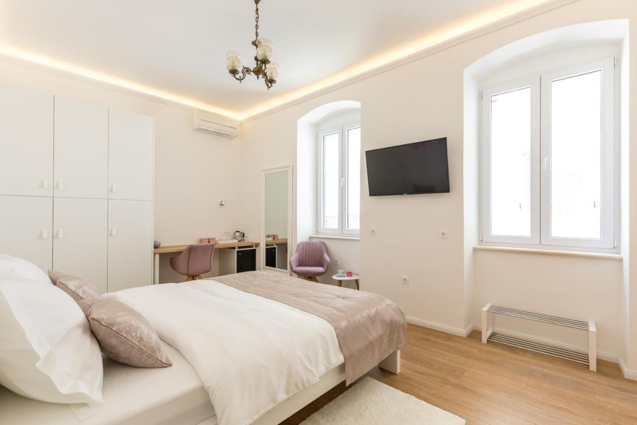 Maniva Old Town Luxury Rooms - Prime Spot By Riva Promenade Split Exterior photo