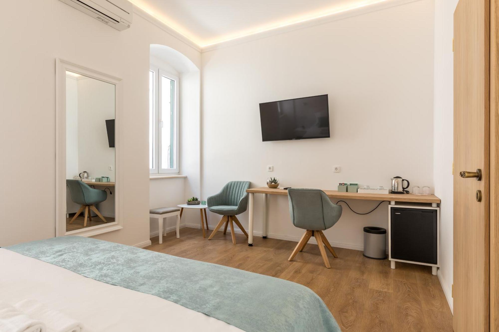 Maniva Old Town Luxury Rooms - Prime Spot By Riva Promenade Split Exterior photo